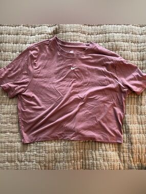 The Nike Tee Crop Top